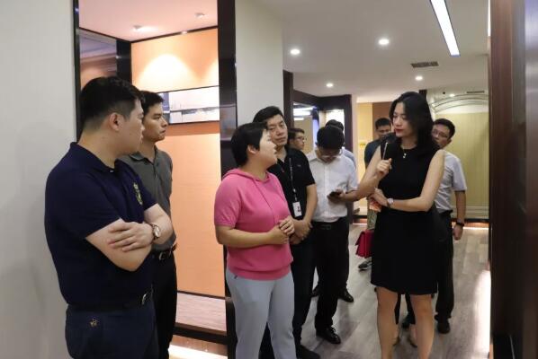 碧桂園客人來(lái)訪海驪，洽談住居新合作!